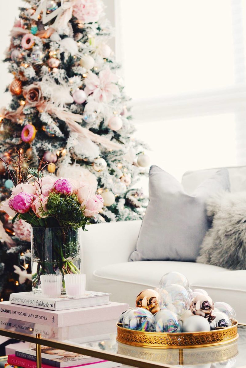 Holiday Home Tour - A Pink Christmas - The Pink Dream